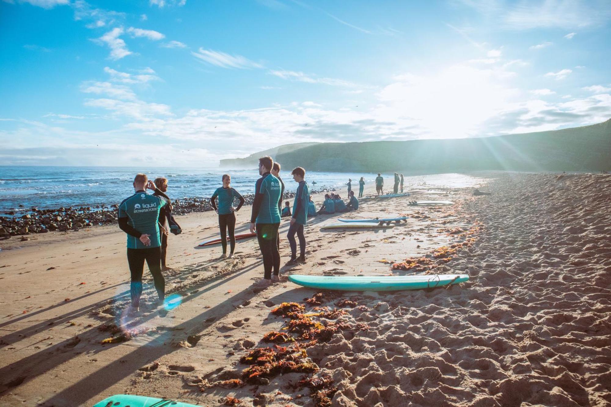 Liquid Surfhouse Hostel Лангре Екстериор снимка