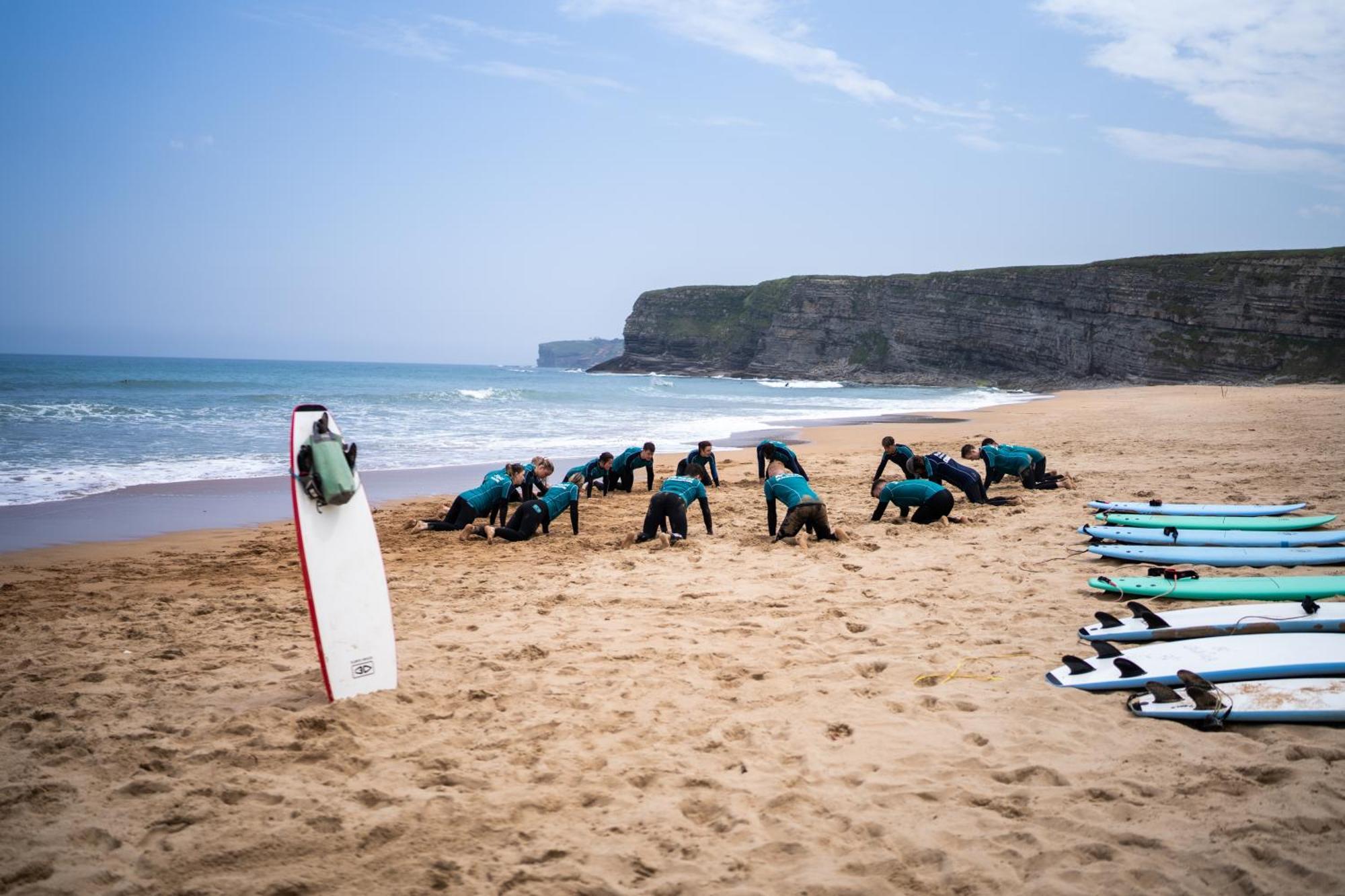 Liquid Surfhouse Hostel Лангре Екстериор снимка